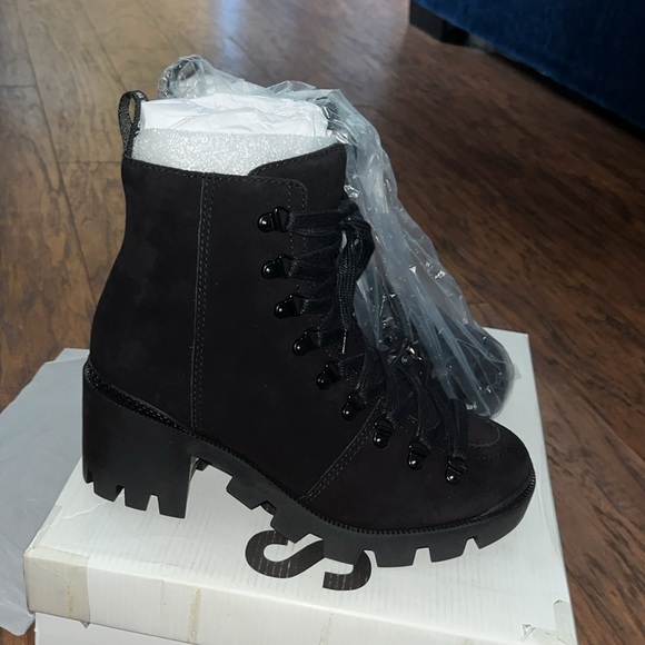 BRAND NEW SCHUTZ BOOTS SIZE 7 - Picture 3 of 6